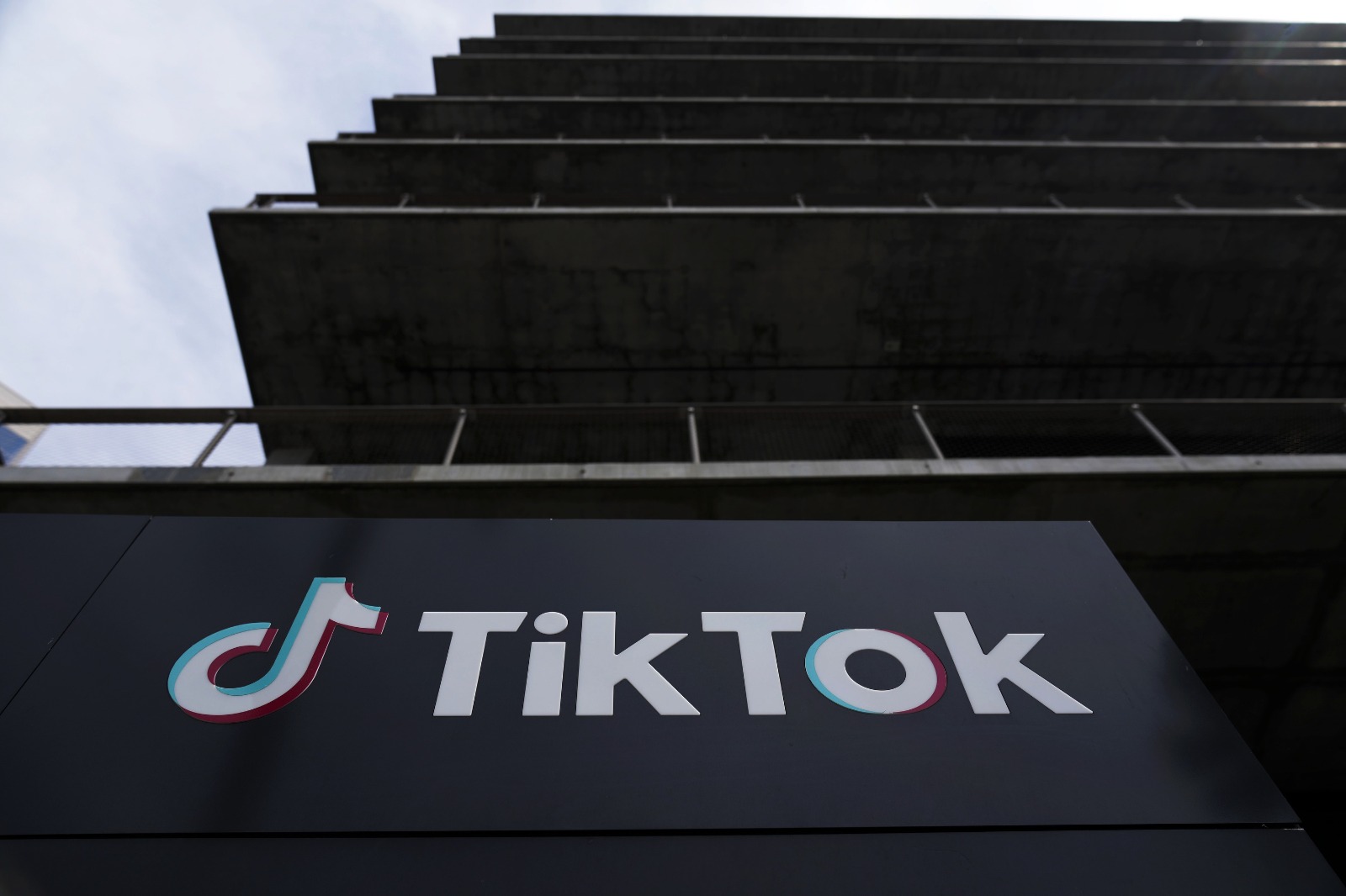 涉卖毒糖TikTok账号被删